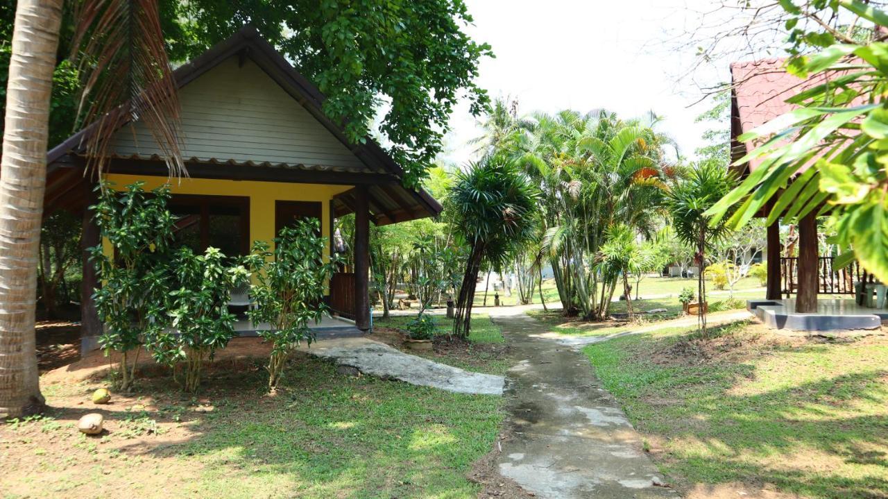 Koh Yao Noi Beach Resort Exterior photo