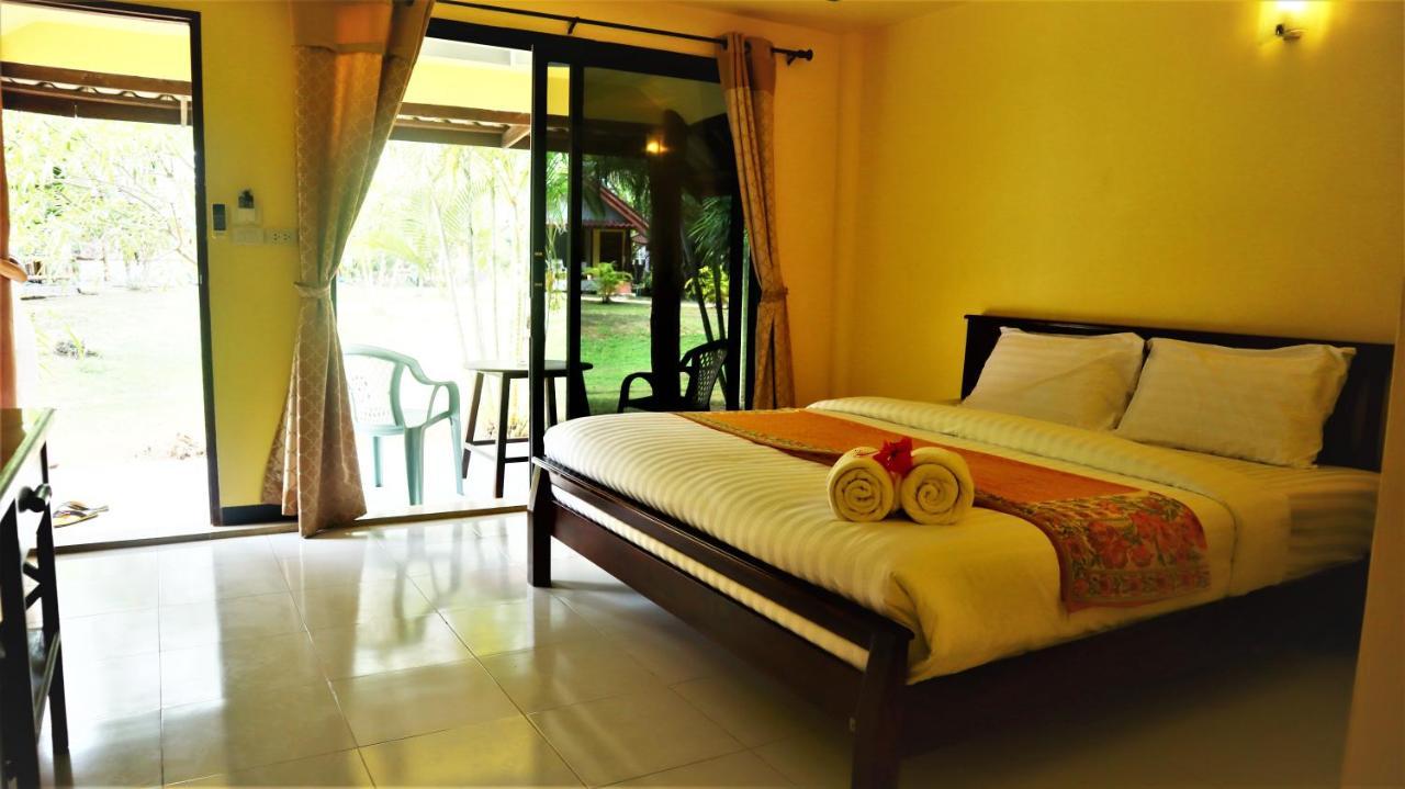 Koh Yao Noi Beach Resort Exterior photo