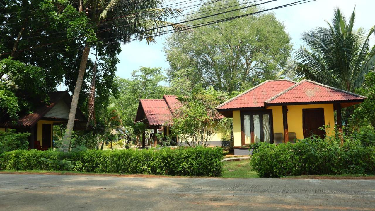 Koh Yao Noi Beach Resort Exterior photo