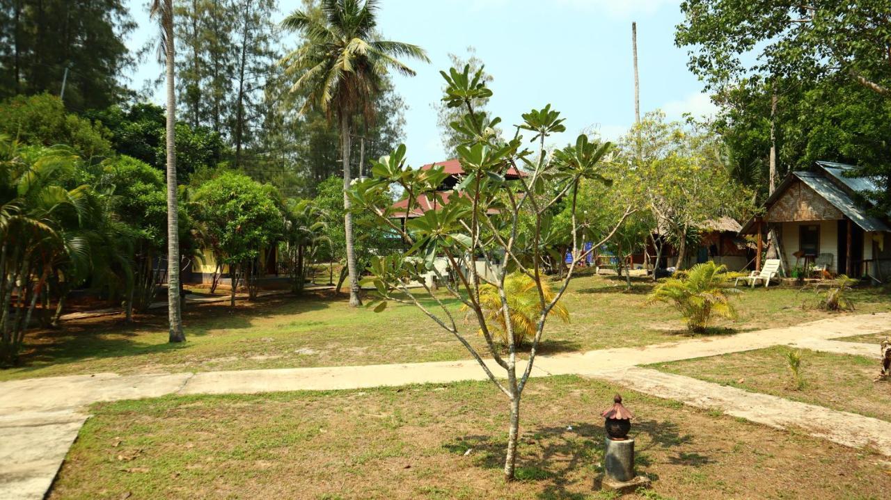 Koh Yao Noi Beach Resort Exterior photo